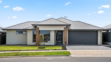 12 Azure Dr Moana SA 5169 02